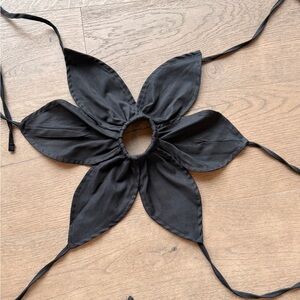 Cider Black Flower Tie Top XS